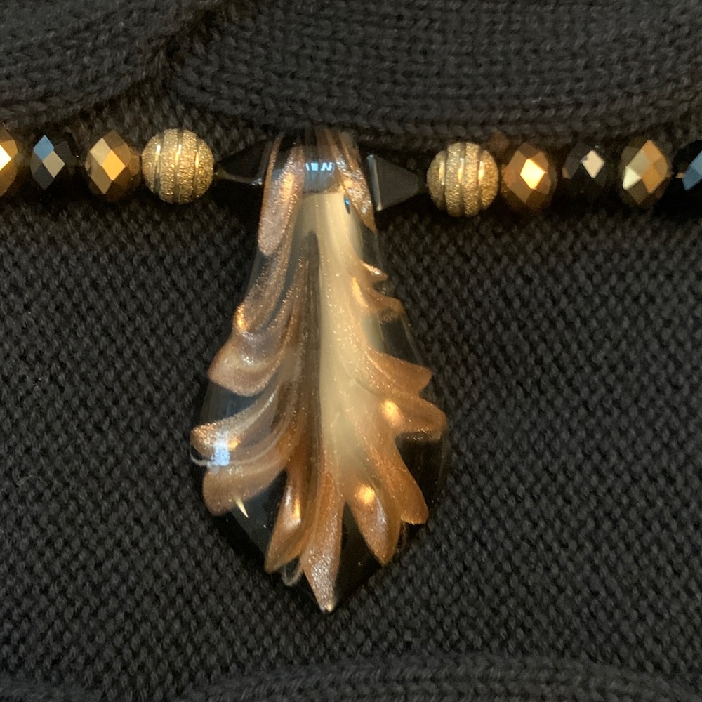 Leaf Pendant Necklace                                  Black and Gold